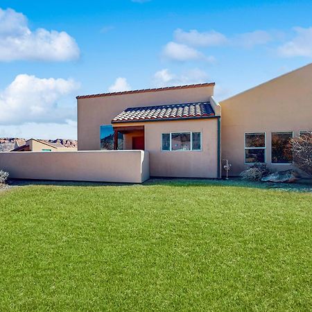 Rim Village O4 موآب المظهر الخارجي الصورة